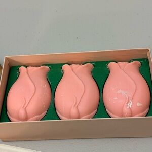 3 OF 3 FREE GIFTS WHEN YOU PURCHASE 8 OR MORE AVON PRODUCTS